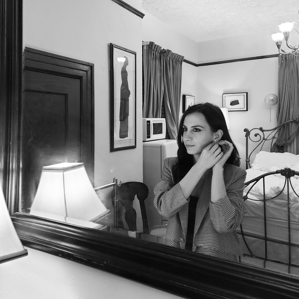 Meet your Posher, Aurela